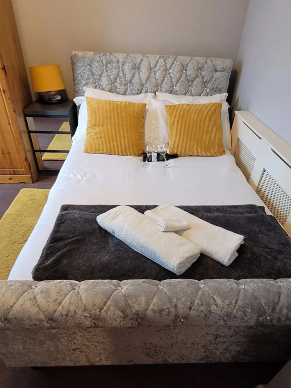 2-bed Apartment, Sleeps 4,on-site Parking