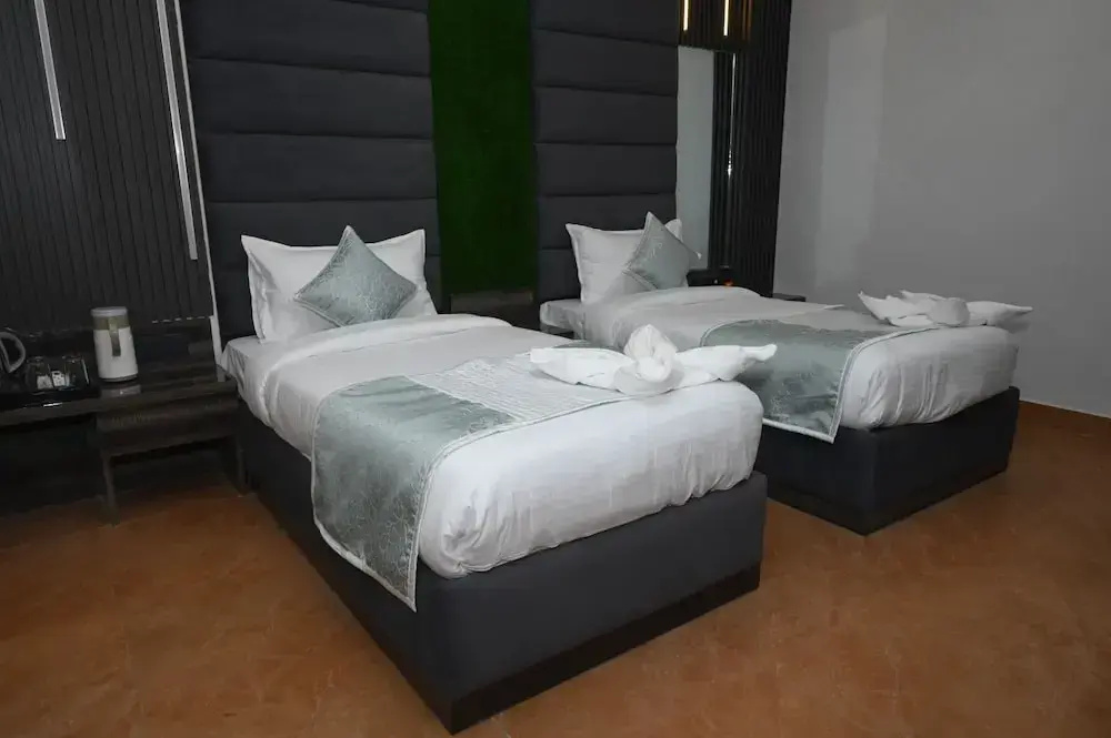 Deluxe Double room with balcony (twin beds)