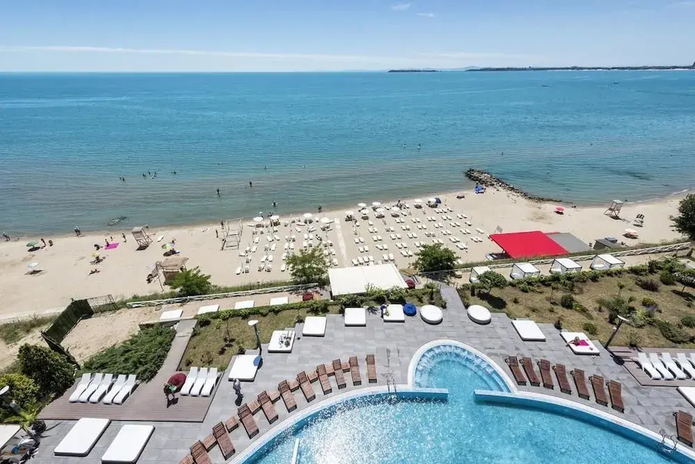 Beach & Waterfront