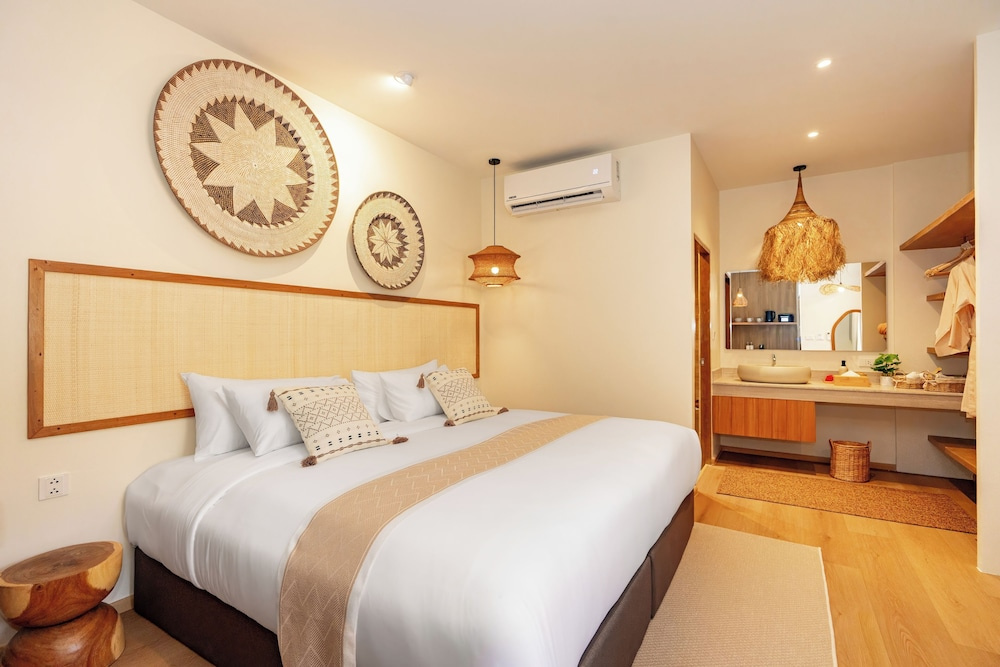 Отель Chaykha Retreat Phuket в Чалонге