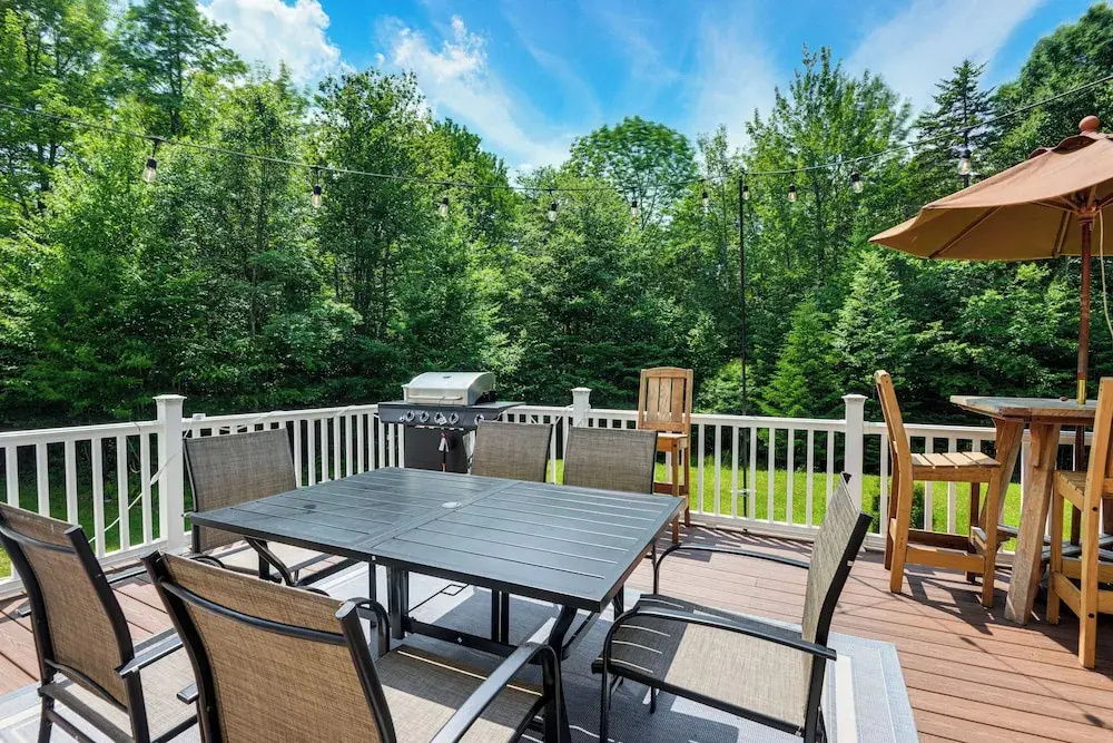 6 Mi to Mt Snow: Nature-view Home w/ Fire Pit!