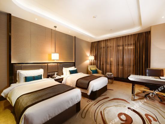 Pacific Regency Hotel Suites