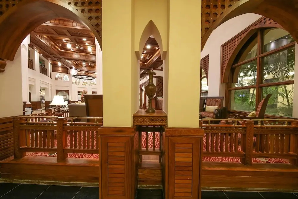Lobby & Reception