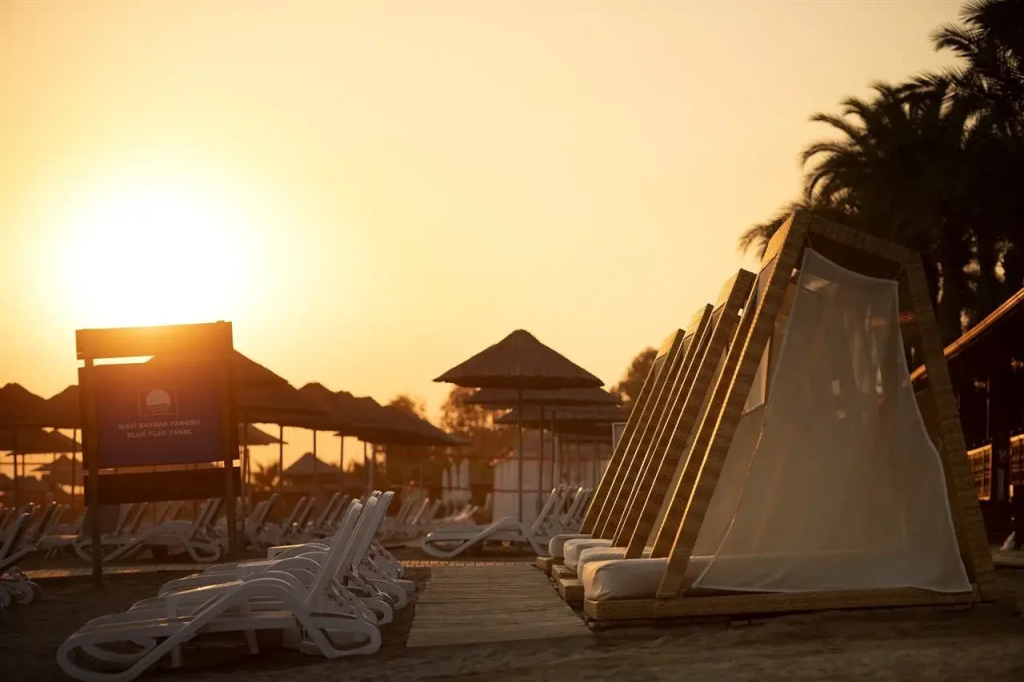 Quattro Beach Spa & Resort Hotel - фото 12