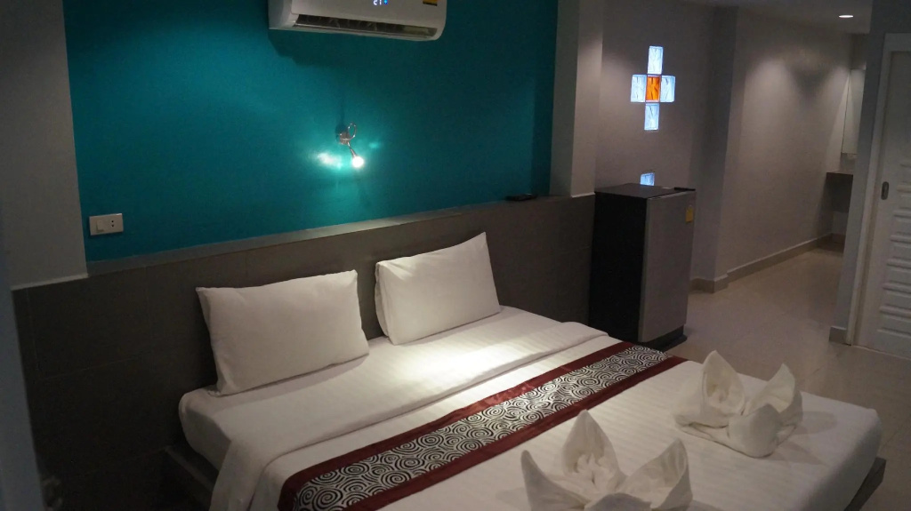 Standard Double room (full double bed)