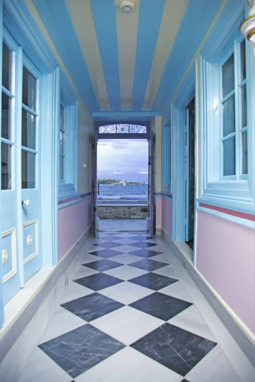 Lola 38 Hotel
