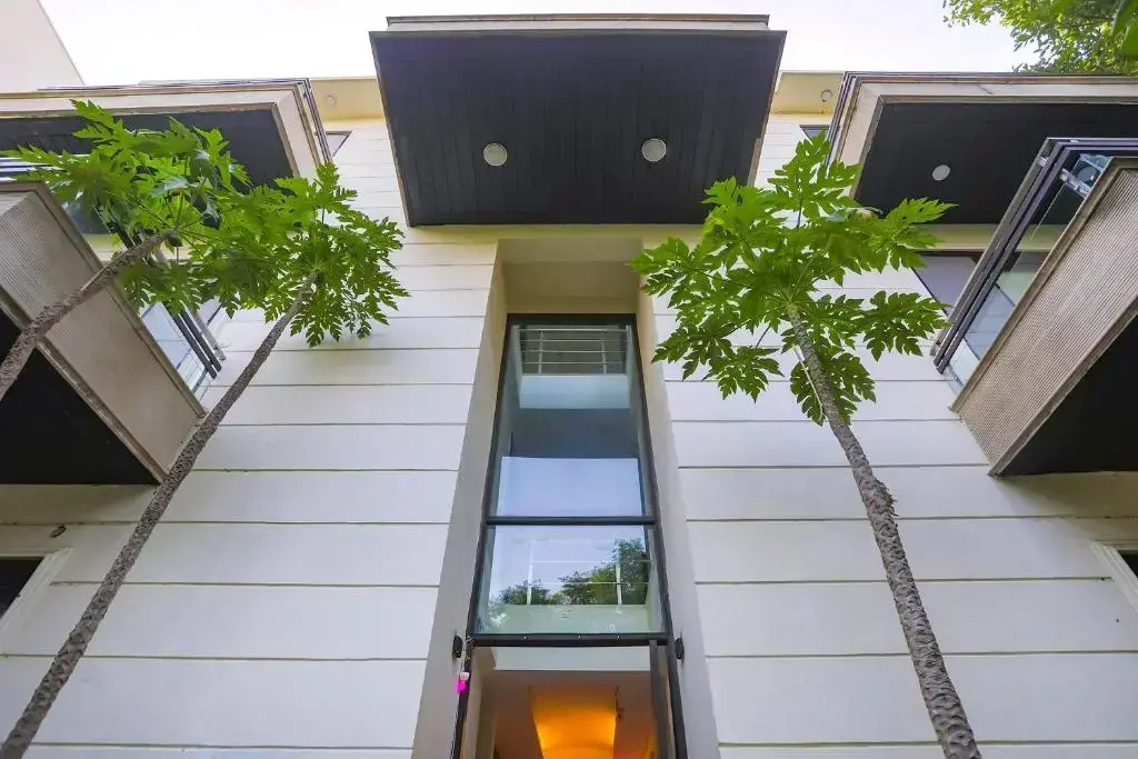 FabHotel Rivlet Residency