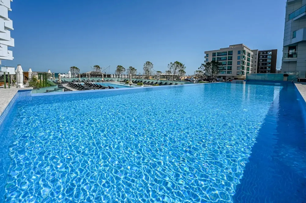 Beach & Waterfront