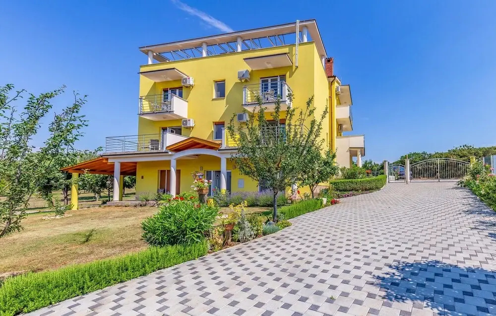 Nice Apartment in Pomer With 1 Bedrooms and Wifi