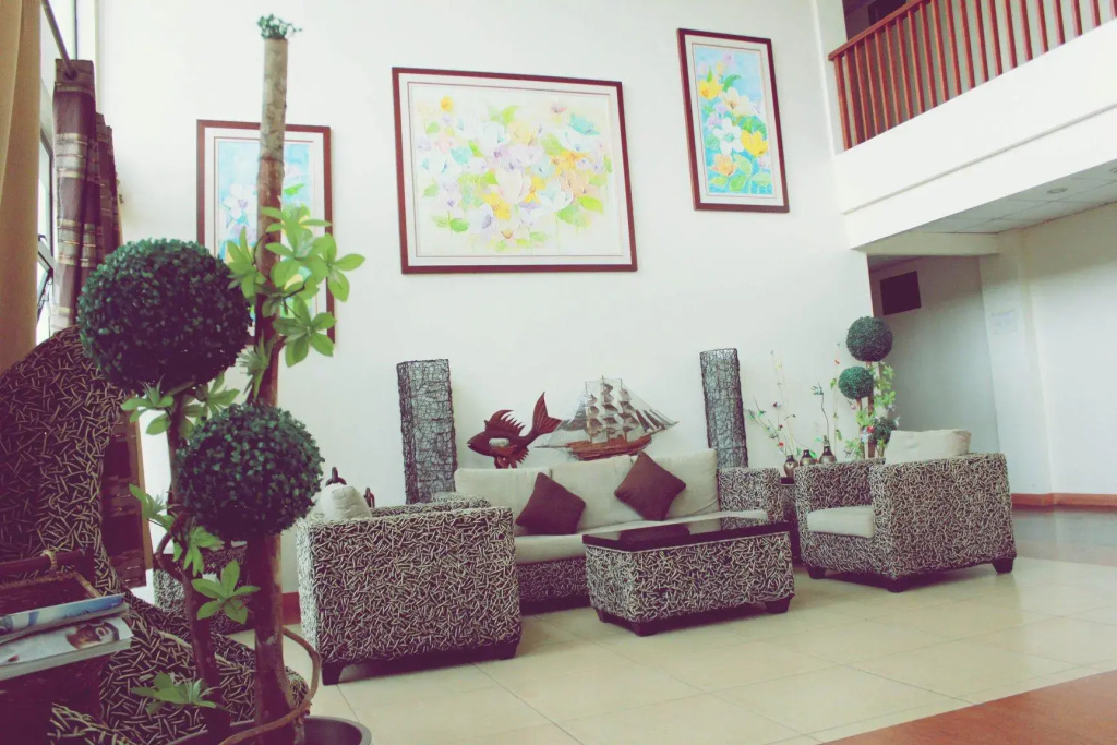 Lobby & Reception