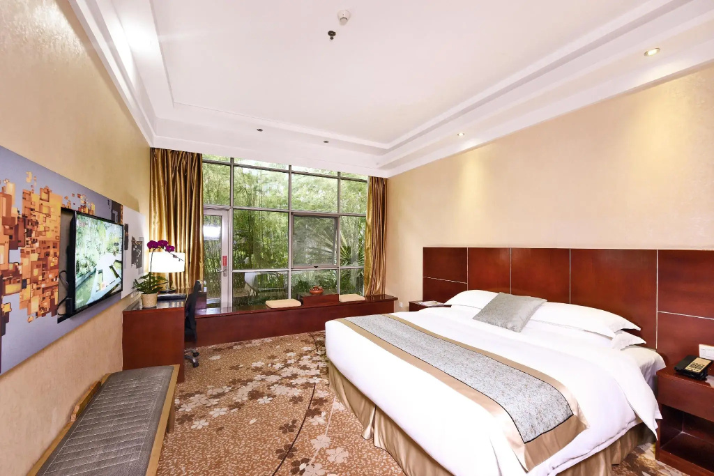 Standard Double room with garden view (full double bed)