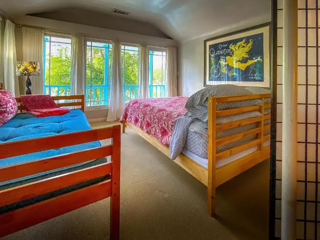Double Suite (full double bed)