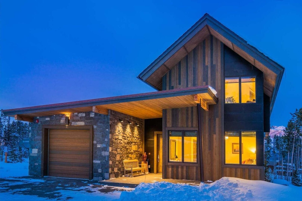 7 Rolling Ridge 6 Bedroom Home