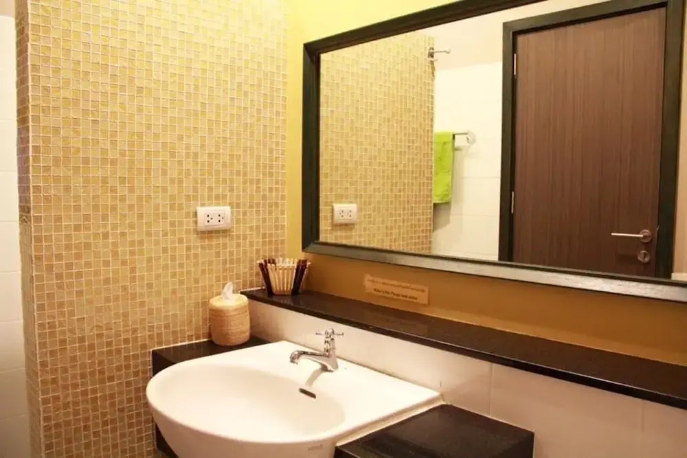 豪華雙人房，設有露台及景色，配有雙人床