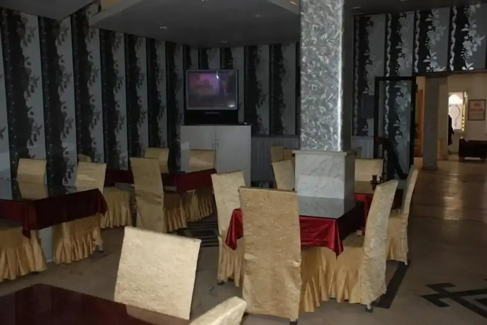 Food & Beverage