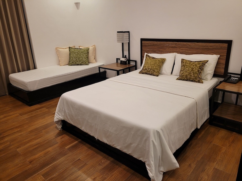 Fernvale Leisure Club and Resort - Tap to explore photos