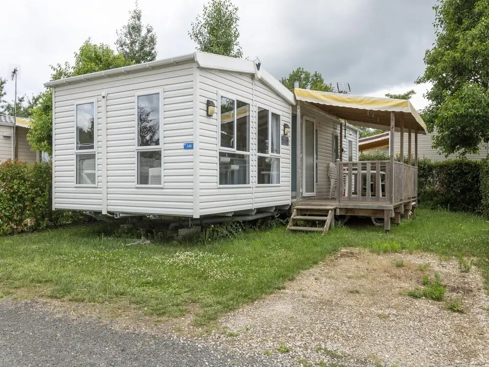 Mobile Home in Veuzain-sur-loire With Garden