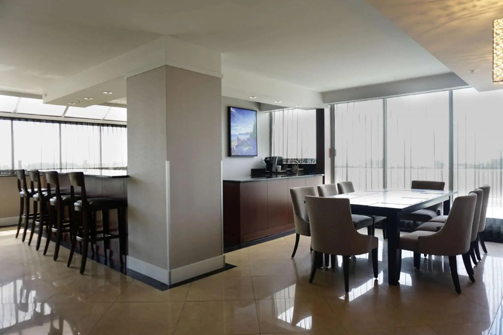 Double Penthouse Suite with water view (full double bed)