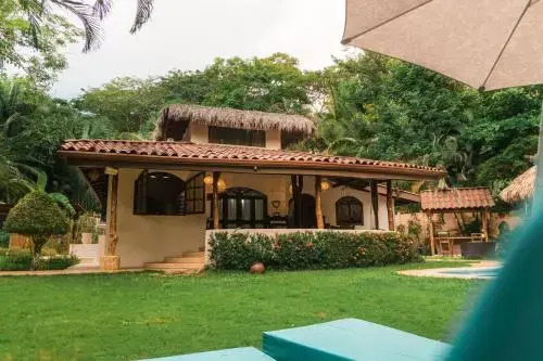 Beachfront Villa Bonita