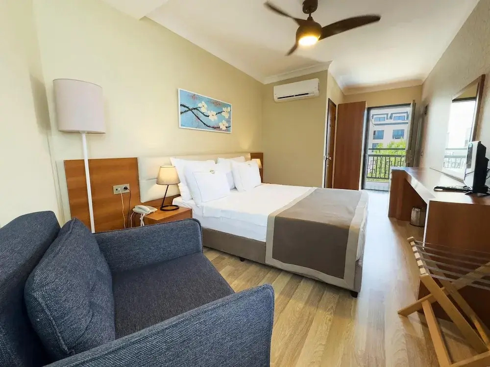Uras Beach Hotel — фото