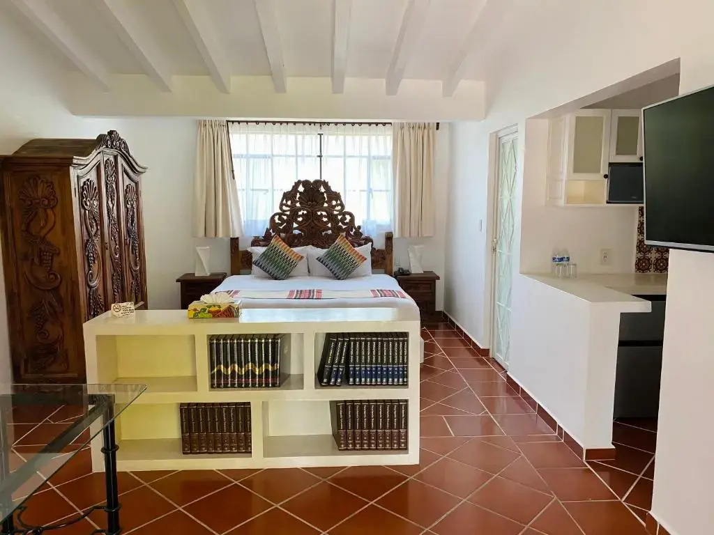 Deluxe Double room (full double bed)