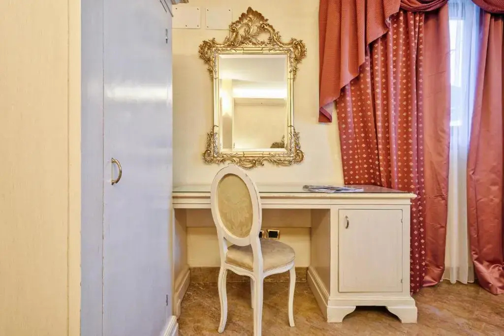 Standard Double room with lake view (twin beds)