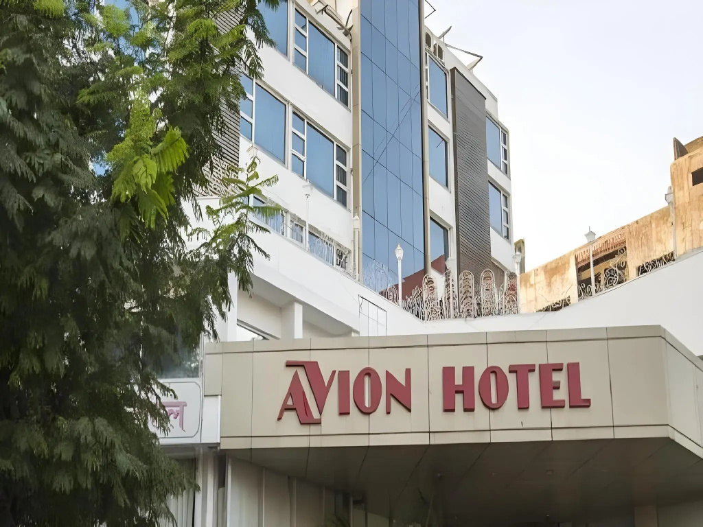 Avion Hotel