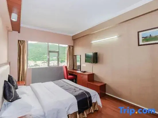 Deluxe Double room (full double bed)
