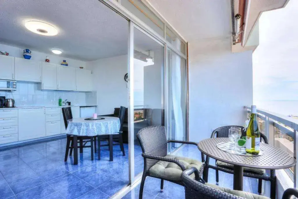 Ocean Breeze Apartment by DreamHomesTenerife
