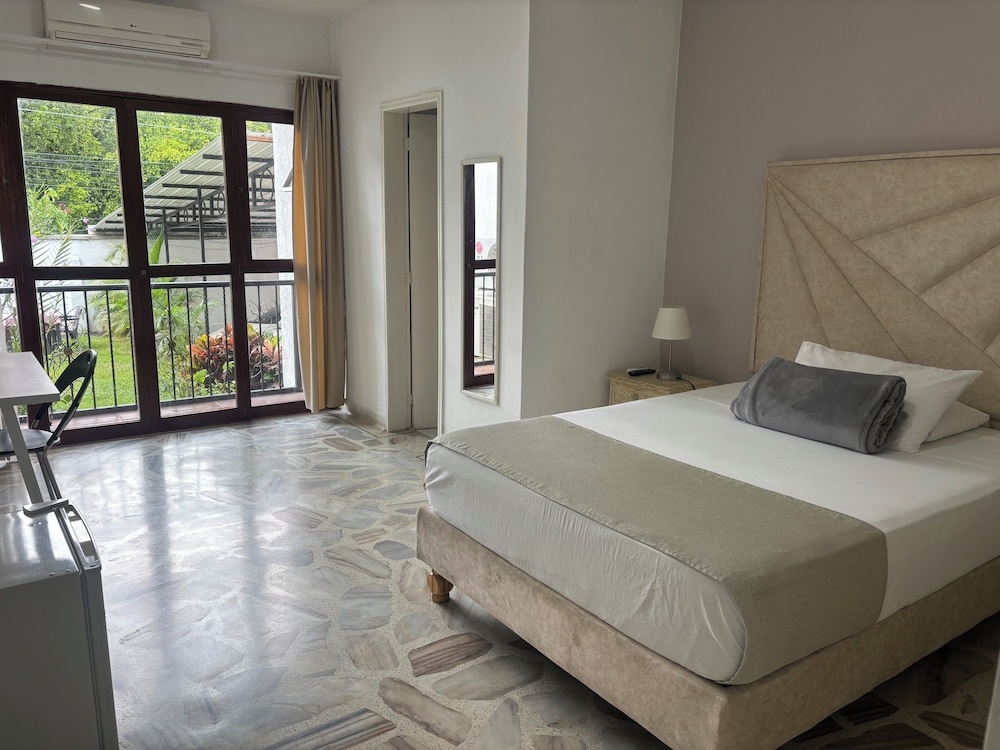 Comfort room