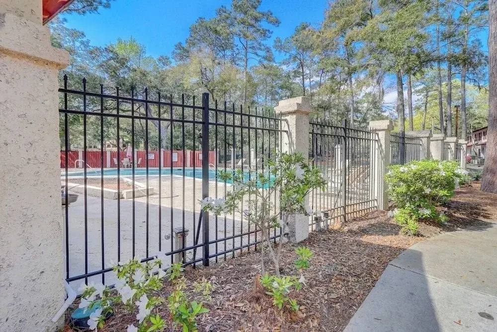 Spacious 3BR Hilton Head Getaway + Pool Access