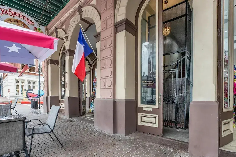 Galveston Historic Strand Loft 201