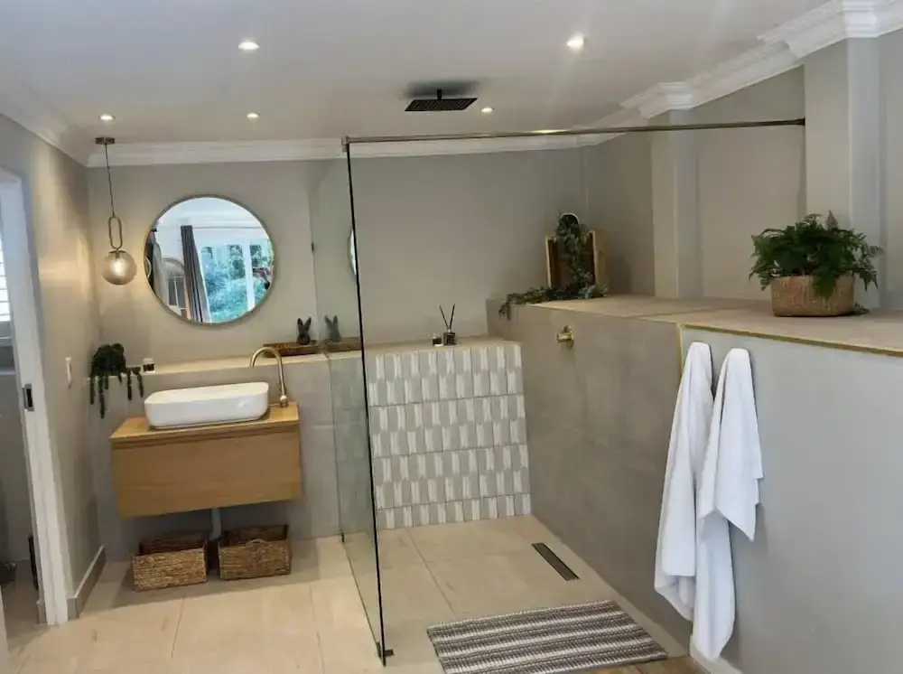 Standard Double room with balcony (full double bed)