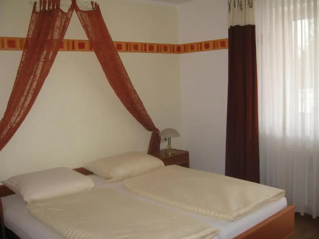 Hotel Alt Holzhausen - Chambres