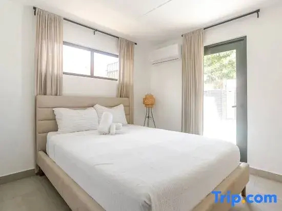 Lux Gem, 7 Mins to SJU, Private Pool, Tesla Solar System, No Blackouts