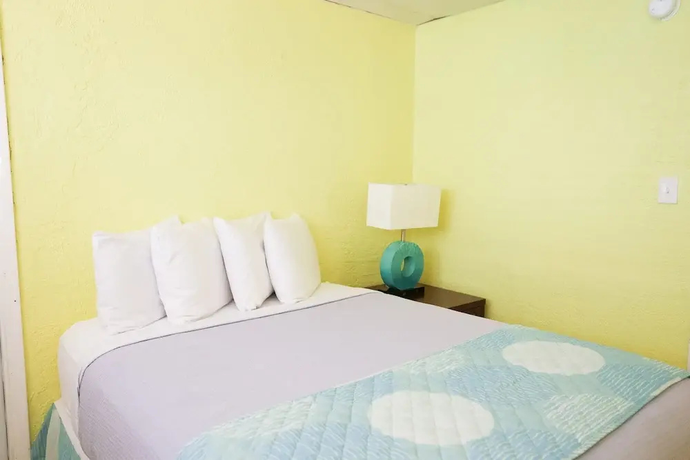 Economy room