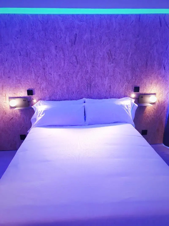 Standard Double room with balcony (full double bed)