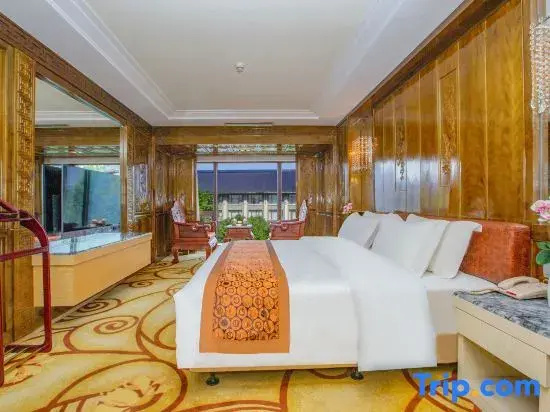 Executive Double Suite with balcony full double bed