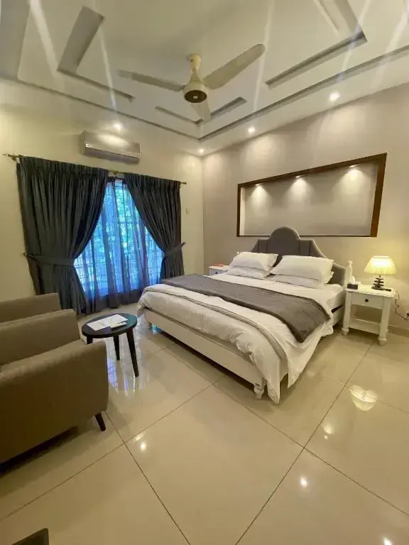 Luxury Guest House in Bahria Town