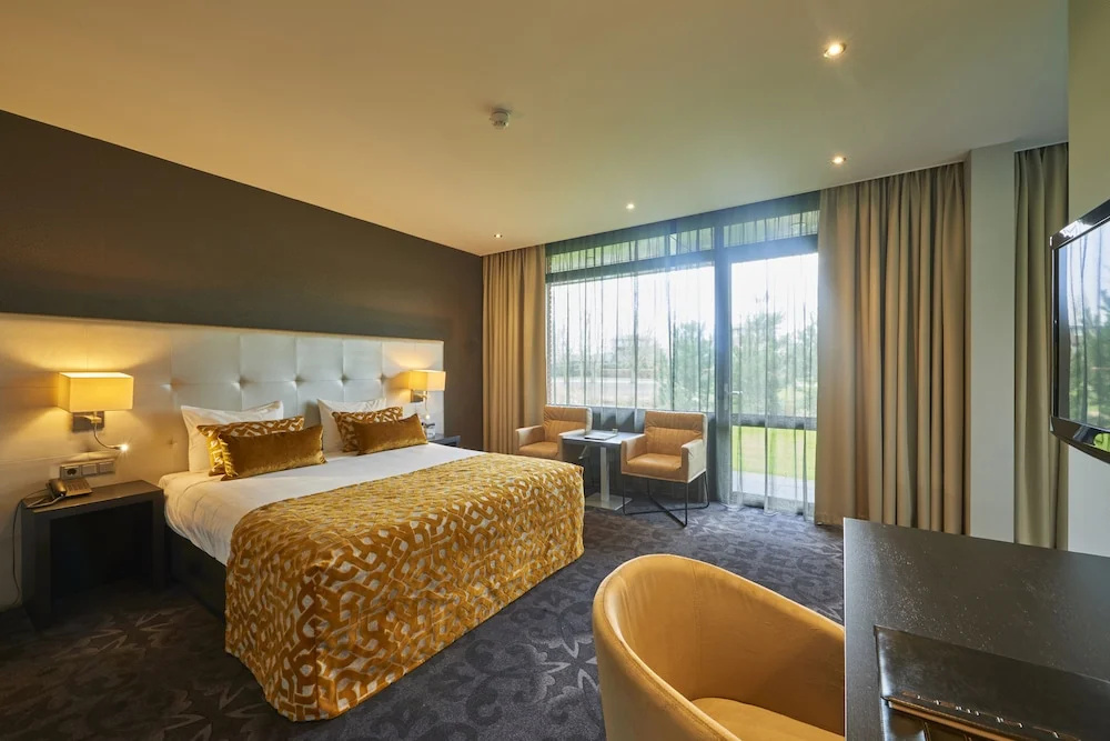 Luxury Double room with balcony (full double bed)
