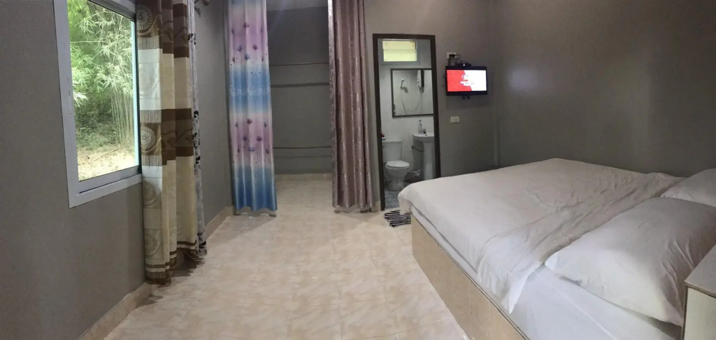 Standard Double room with balcony (full double bed)