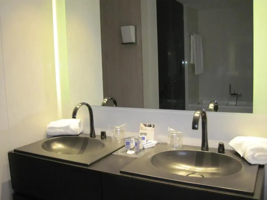 Superior Double room (full double bed)