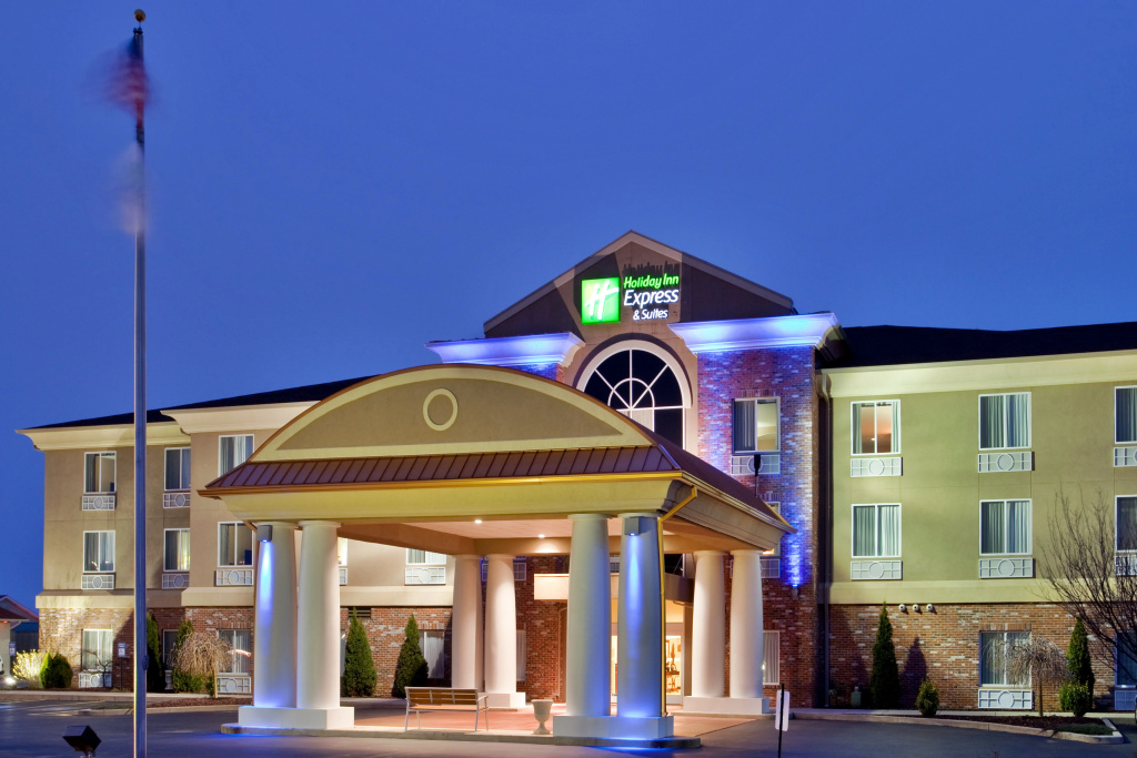 Holiday Inn Express & Suites Farmington by IHG