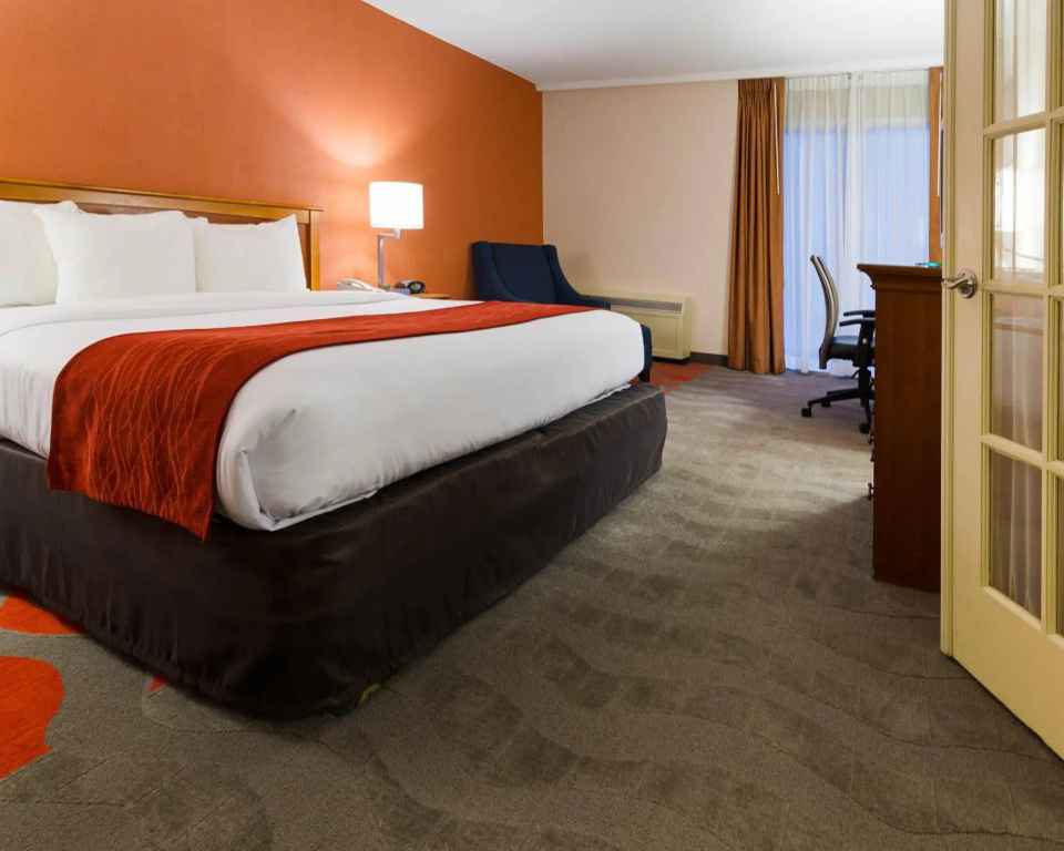 Comfort Inn & Suites Syracuse Airport - фото 6