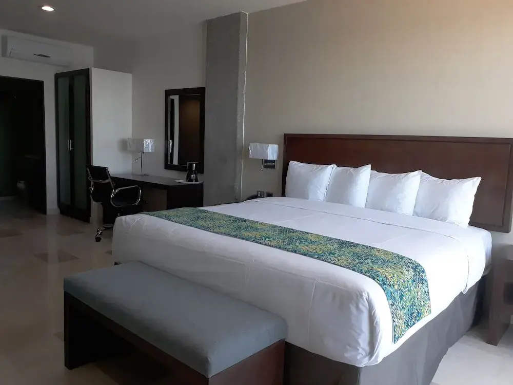 Seven Crown La Paz Malecon - Chambres