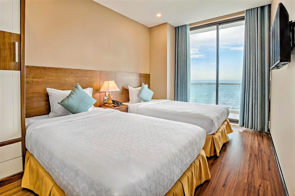Yarra Ocean Suite Danang