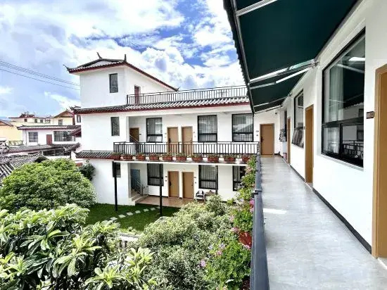 Chengnan B&B (the Old Town of Lijiang Store)