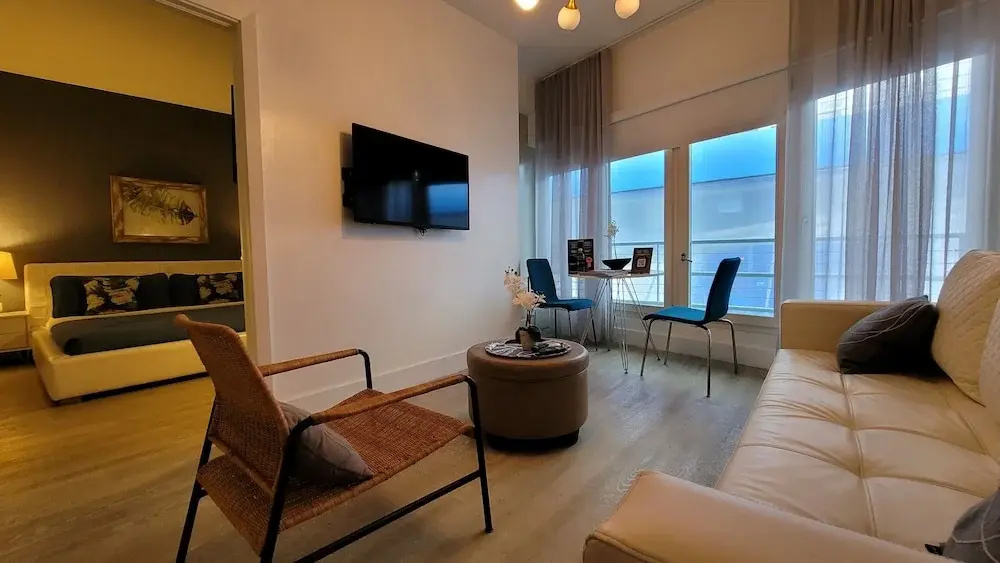 1 Bedroom Grand Suite with balcony and with city view