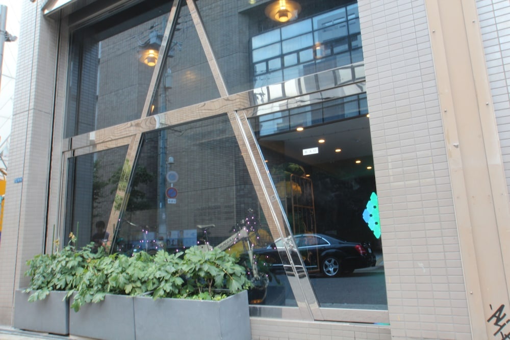 Shimanouchi Luxury Apartment in Osaka