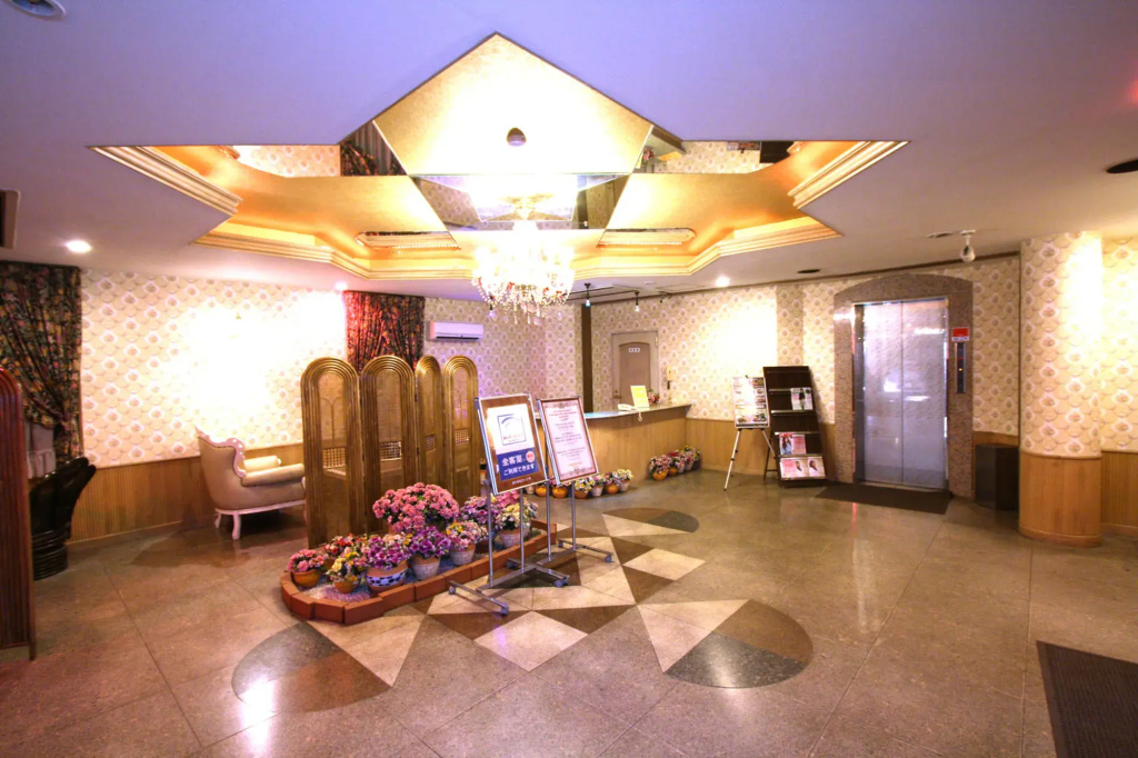 Lobby & Reception